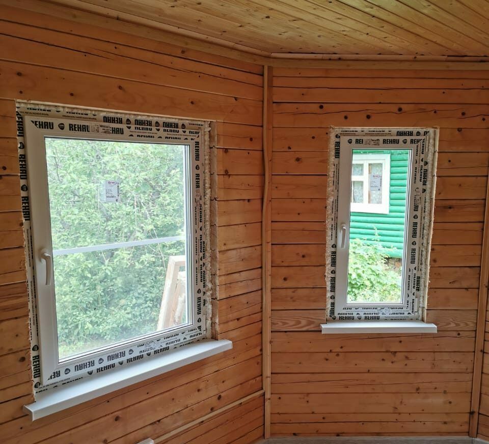 Технология установки пластиковых окон в доме из дерева