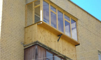 Наружная отделка балкона деревянной вагонкой