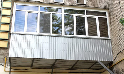Наружная отделка балкона профнастилом