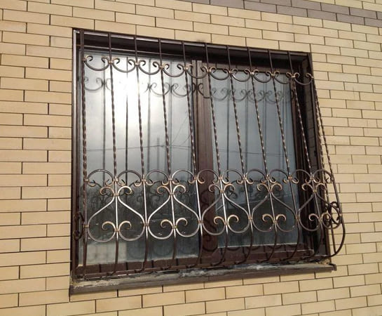 Решетки металлические на окна (прямые , прут квадратный 12 мм)