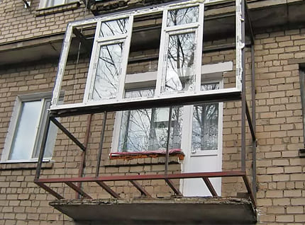 Расширение балкона по полу